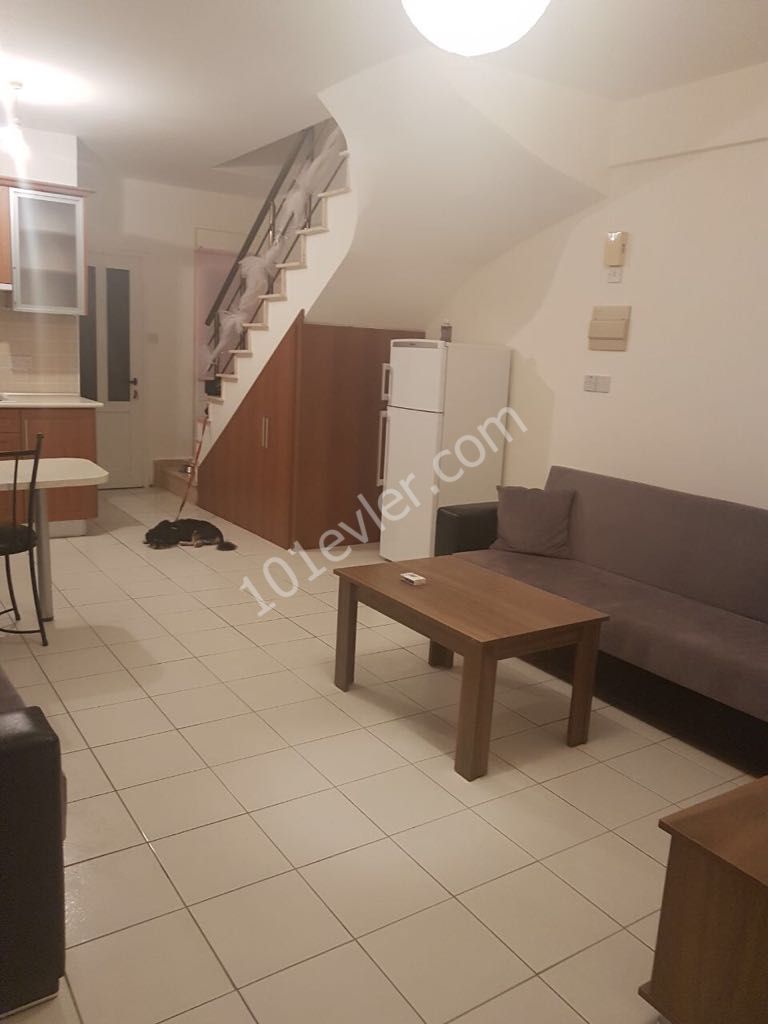 Girne Zeytinlik Bölgesin'de Eşyalı 2+1 Kiralık  Dublex Daire!!!