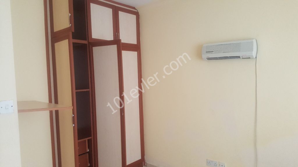 Girne Merkezde Servis Güzergahları,Toplu Taşıma Durakları,Çarşı İçi ve Sulu Çembere 5 dk.Yürüme Mesafesinde 3+1 Eşyalı Kiralık Daire!!!