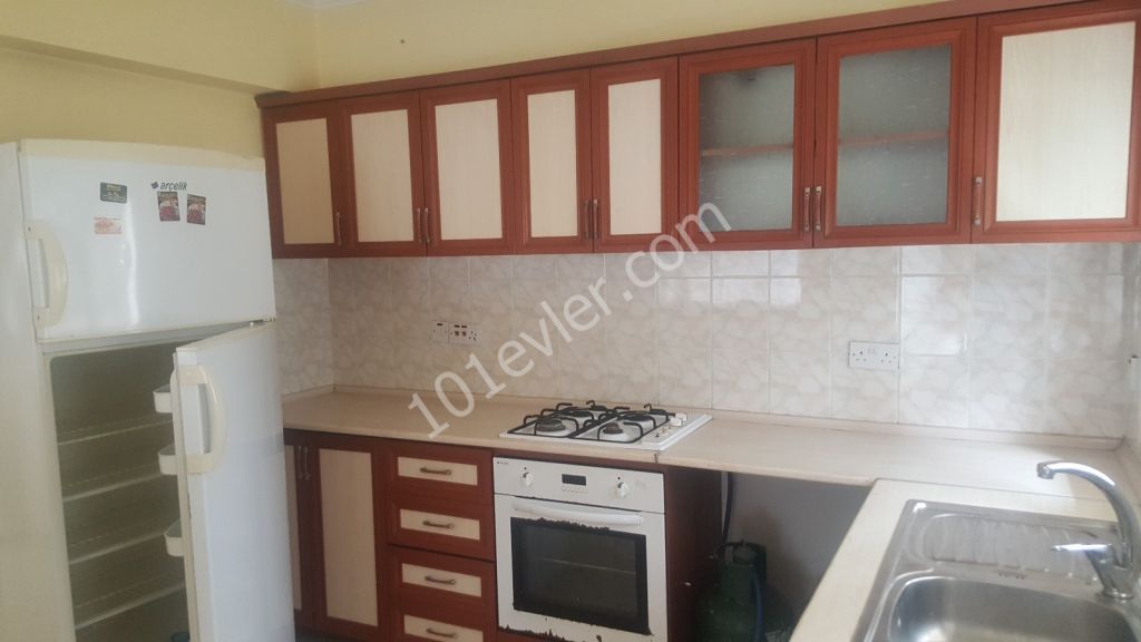 Girne Merkezde Servis Güzergahları,Toplu Taşıma Durakları,Çarşı İçi ve Sulu Çembere 5 dk.Yürüme Mesafesinde 3+1 Eşyalı Kiralık Daire!!!