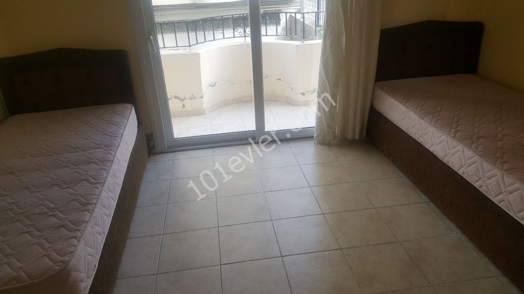 Girne Merkezde Servis Güzergahları,Toplu Taşıma Durakları,Çarşı İçi ve Sulu Çembere 5 dk.Yürüme Mesafesinde 3+1 Eşyalı Kiralık Daire!!!