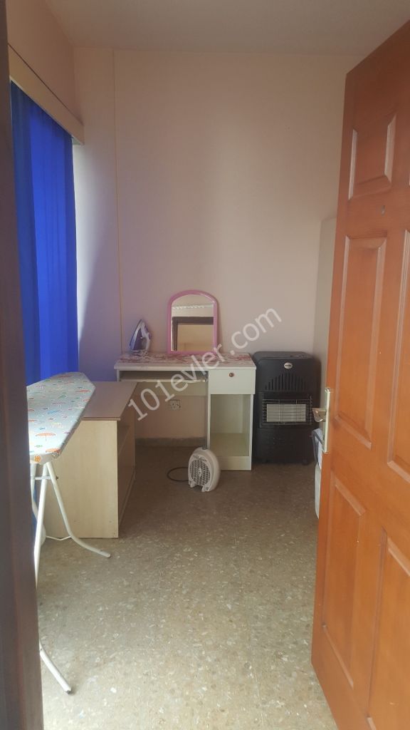 Girne Merkezde Tam Çarşı İçinde Eşyalı 1+1 Kiralık Daire!!!