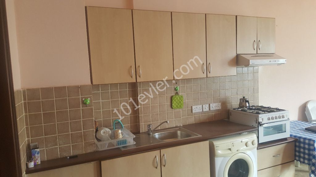 Girne Merkezde Tam Çarşı İçinde Eşyalı 1+1 Kiralık Daire!!!