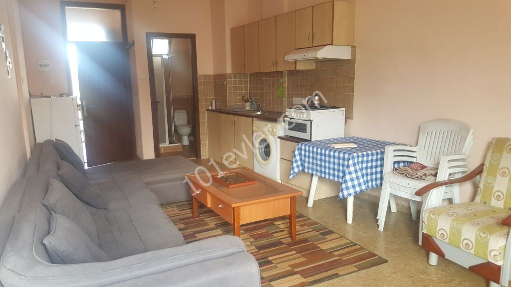 Girne Merkezde Tam Çarşı İçinde Eşyalı 1+1 Kiralık Daire!!!