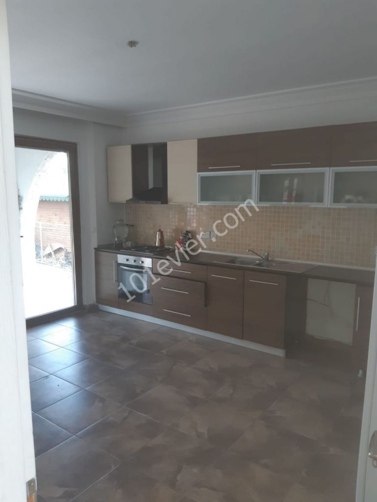 Detached House To Rent in Alsancak, Kyrenia