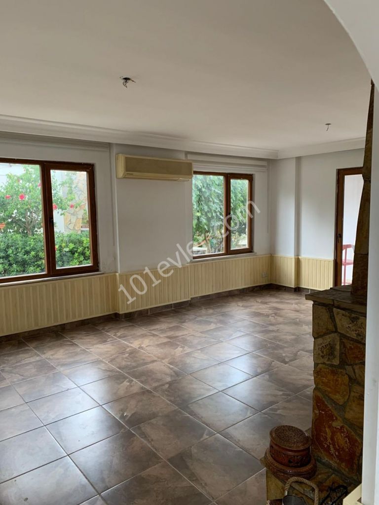 Detached House To Rent in Alsancak, Kyrenia