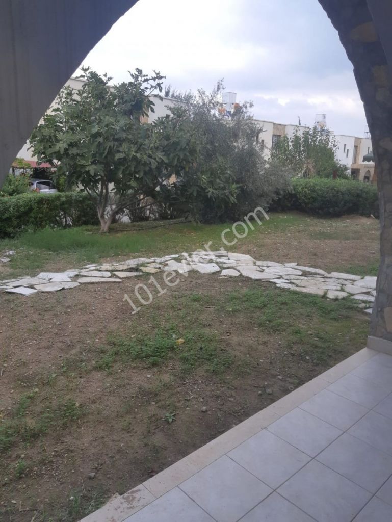 Detached House To Rent in Alsancak, Kyrenia