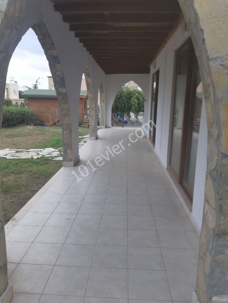 Detached House To Rent in Alsancak, Kyrenia