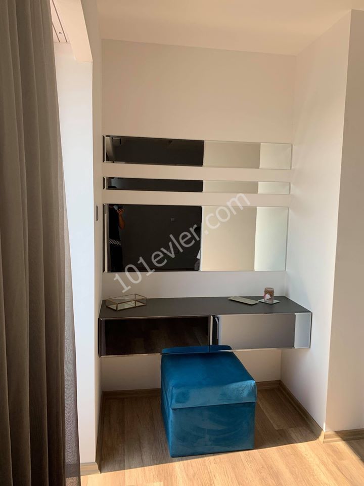 Penthouse For Sale in Küçük Kaymaklı, Nicosia