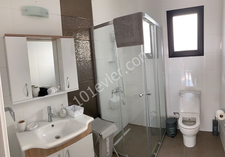 Penthouse For Sale in Küçük Kaymaklı, Nicosia