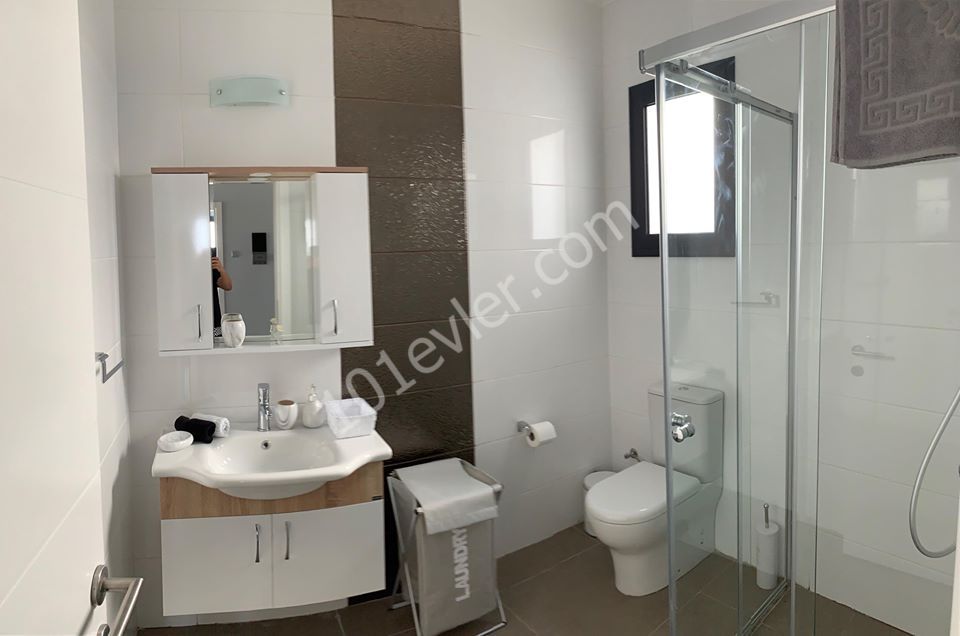 Penthouse For Sale in Küçük Kaymaklı, Nicosia