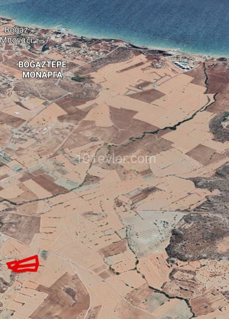 2 km away from Boğaztepe, 9 acres of 2 houses for sale with sea view, investment land. ** 