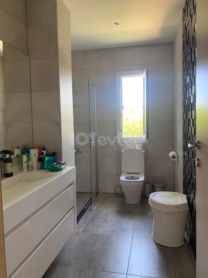 ALSANCAK BÖLGESİNDE HAVUZLU FULL EŞYALI 4+1 LÜKS VİLLA