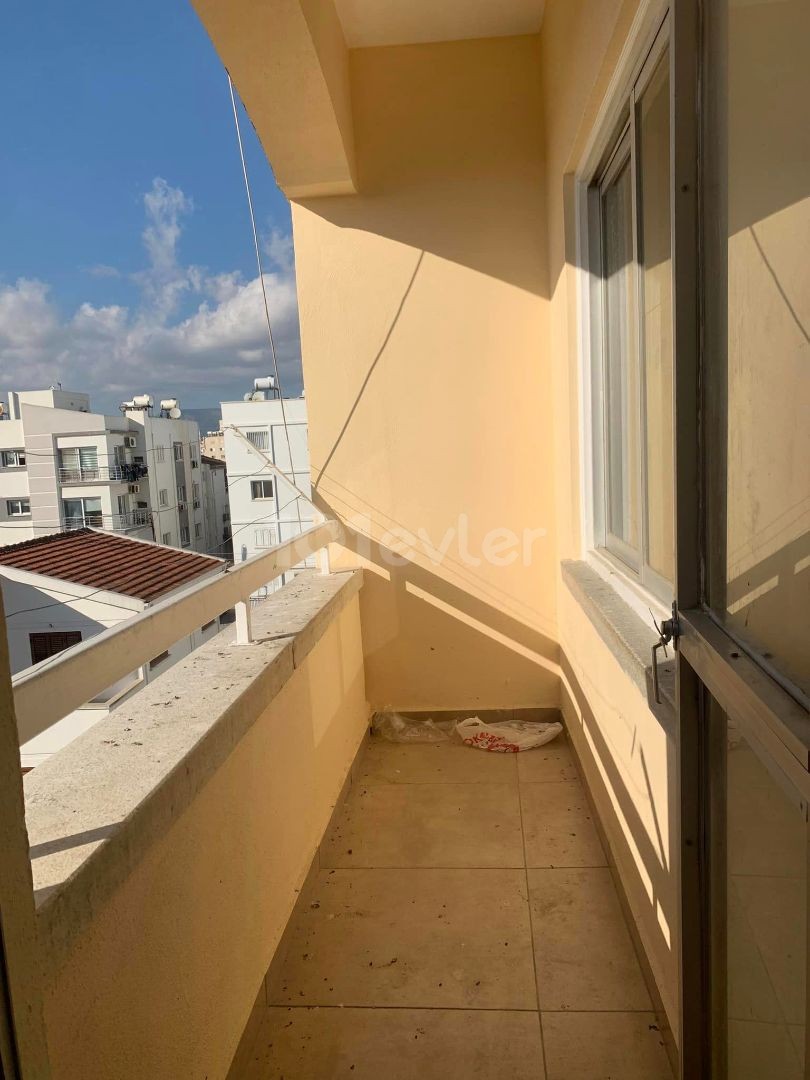 Göçmenköy Bölgesinde 3+1 Eşyasız Kiralık Daire