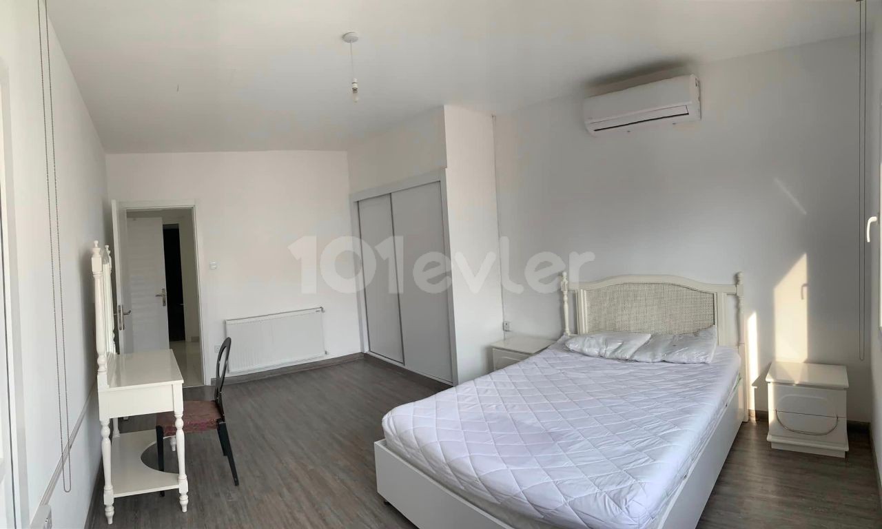 Hamitköyde 5+1 Kiralık Lüks Villa