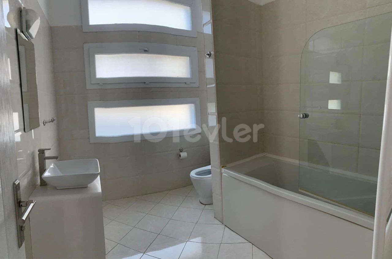 Hamitköyde 5+1 Kiralık Lüks Villa