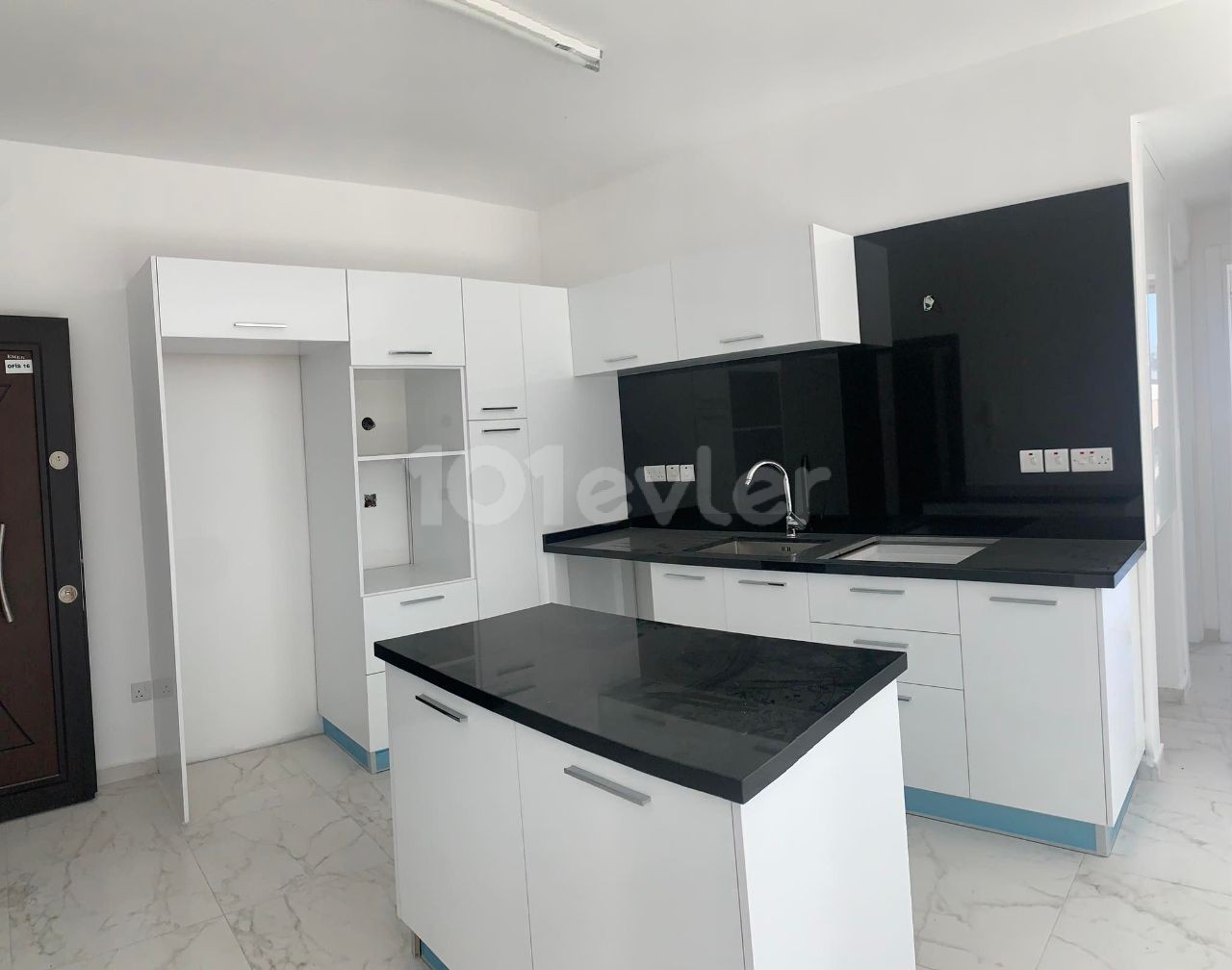 2+1 Zu verkaufen Wohnung in Kyrenia Centre