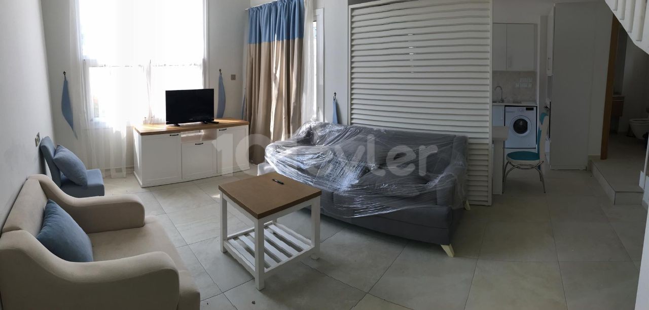 Girne Alsancak'da Bluemar Sitesi Ortak Havuzlu 1+1 Ev Günlük Kiralk