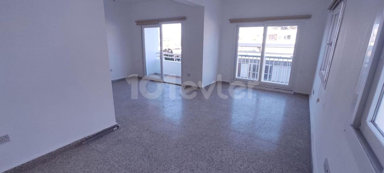 Apartment for Rent for Business in Terminal Area 