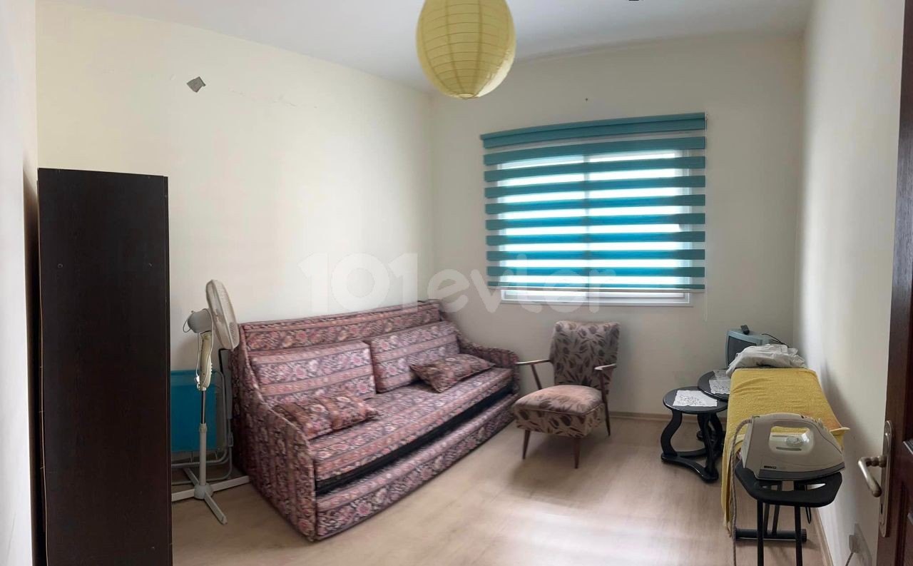 Komplett möblierte 3+1-Wohnung zum Verkauf in der Gegend von Hamitköy