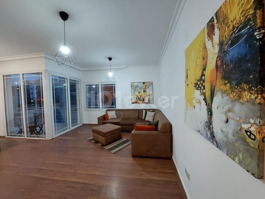 Gönyeli de ana yol üzerinde, çok iyi konumda, ultra lüks, full eşyalı kiralık daire