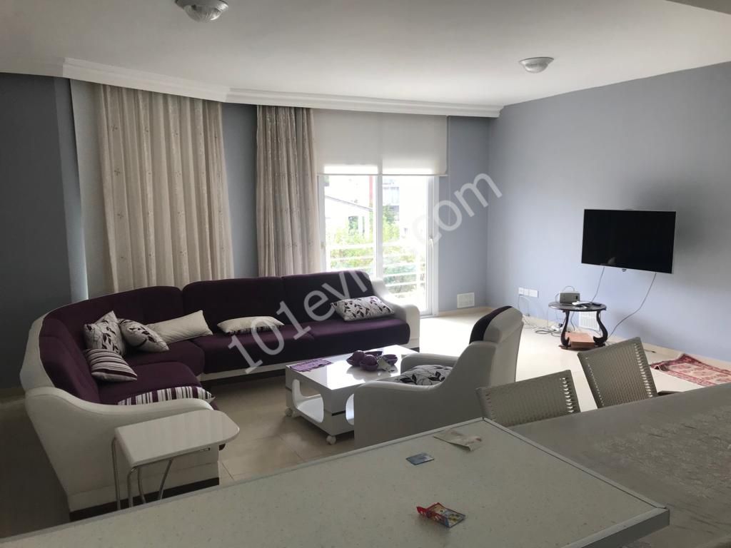 GİRNE ZEYTİNLİKTE SATILIK 3+1 PENTHOUSE 220m2