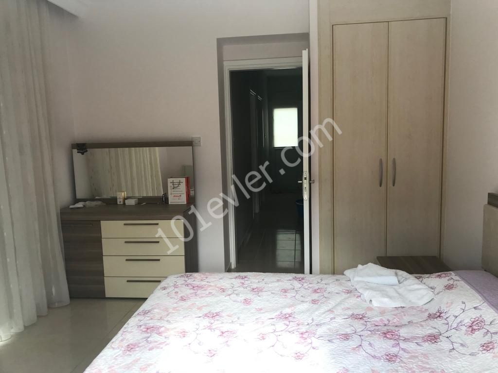 GİRNE ZEYTİNLİKTE SATILIK 3+1 PENTHOUSE 220m2