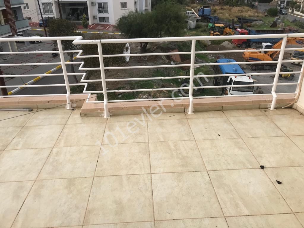 GİRNE ZEYTİNLİKTE SATILIK 3+1 PENTHOUSE 220m2