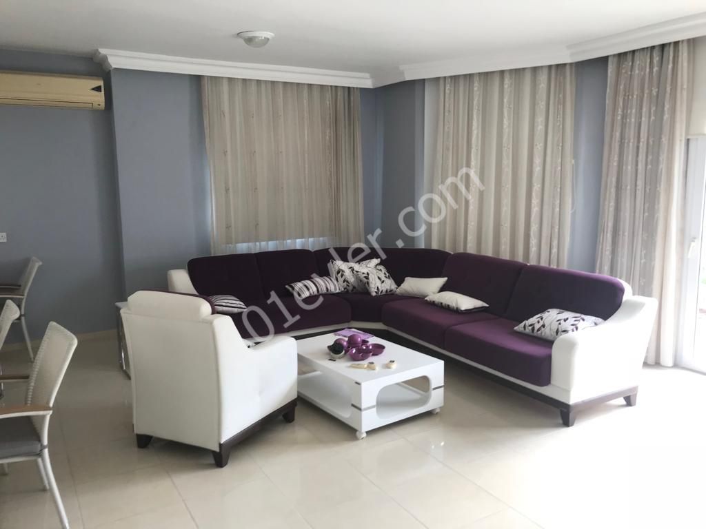 GİRNE ZEYTİNLİKTE SATILIK 3+1 PENTHOUSE 220m2