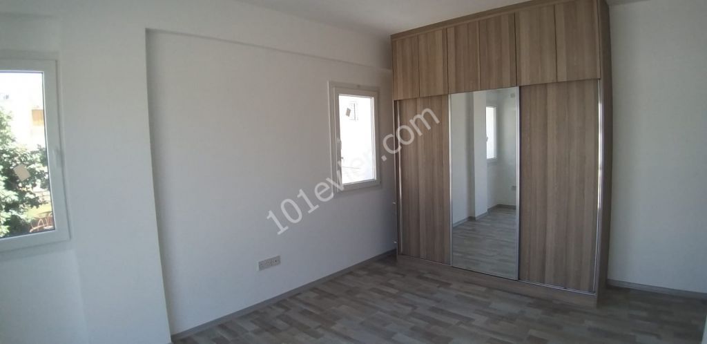 DUMLUPINAR- CADDE MUTFAK ARKASI AİLEYE KİRALIK 2+1 DAİRE