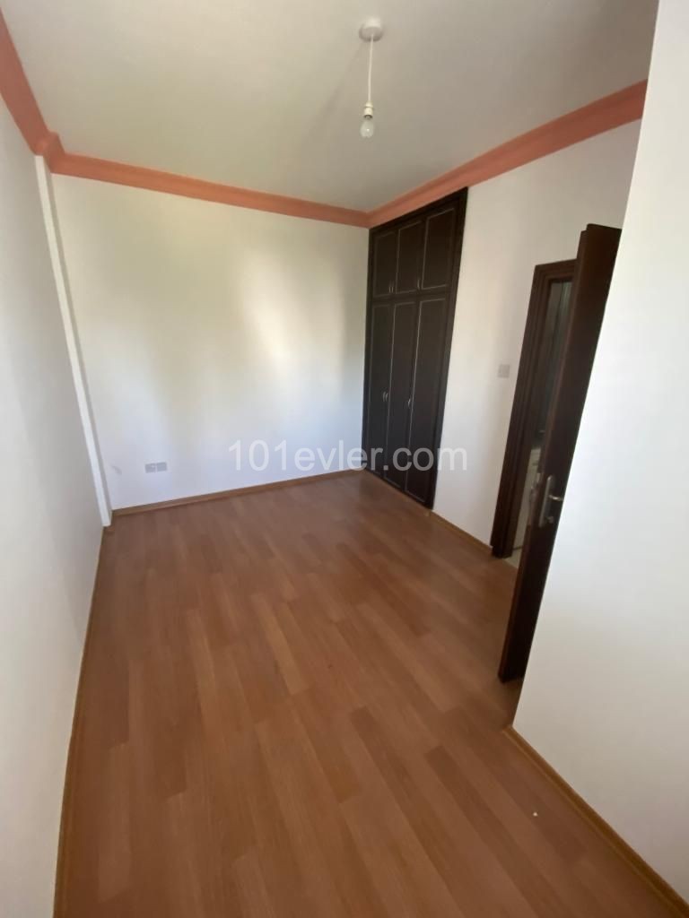 3+1 WOHNUNG ZUM VERKAUF IN ZENTRALER LAGE IN NIKOSIA KIZILBAS TA GUT GEPFLEGT..0533 859 21 66 ** 