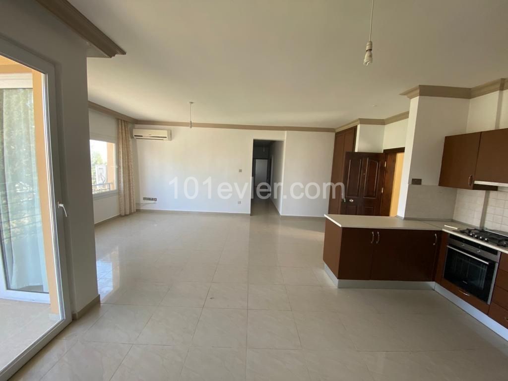 WELL-MAINTAINED 3+1 APARTMENT FOR SALE IN THE CENTRAL LOCATION OF NICOSIA KYZYLBASH..0533 859 21 66 ** 