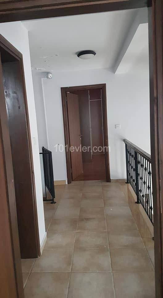 3+1 VILLA ZUM VERKAUF MIT POOL IN KYRENIA CHATALKÖY ** 