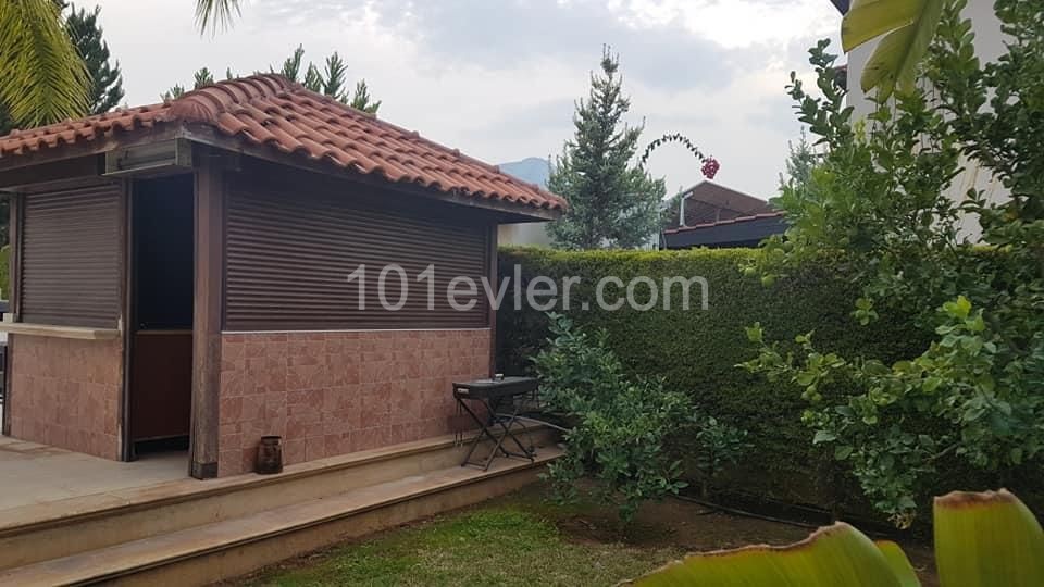 3+1 VILLA ZUM VERKAUF MIT POOL IN KYRENIA CHATALKÖY ** 