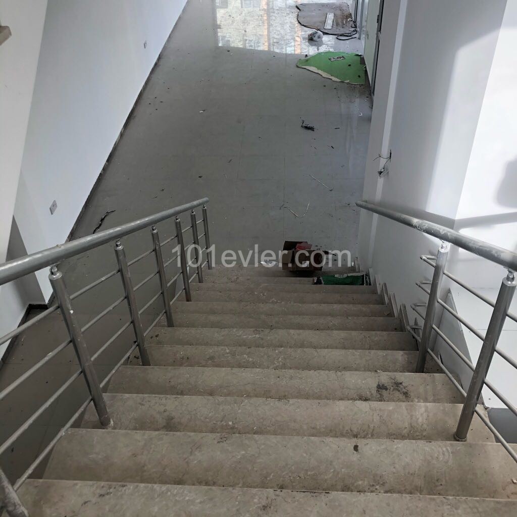 Car park 3-storey 1120 m2 for rent in Kyrene center busy anchor .. 0533 859 21 66