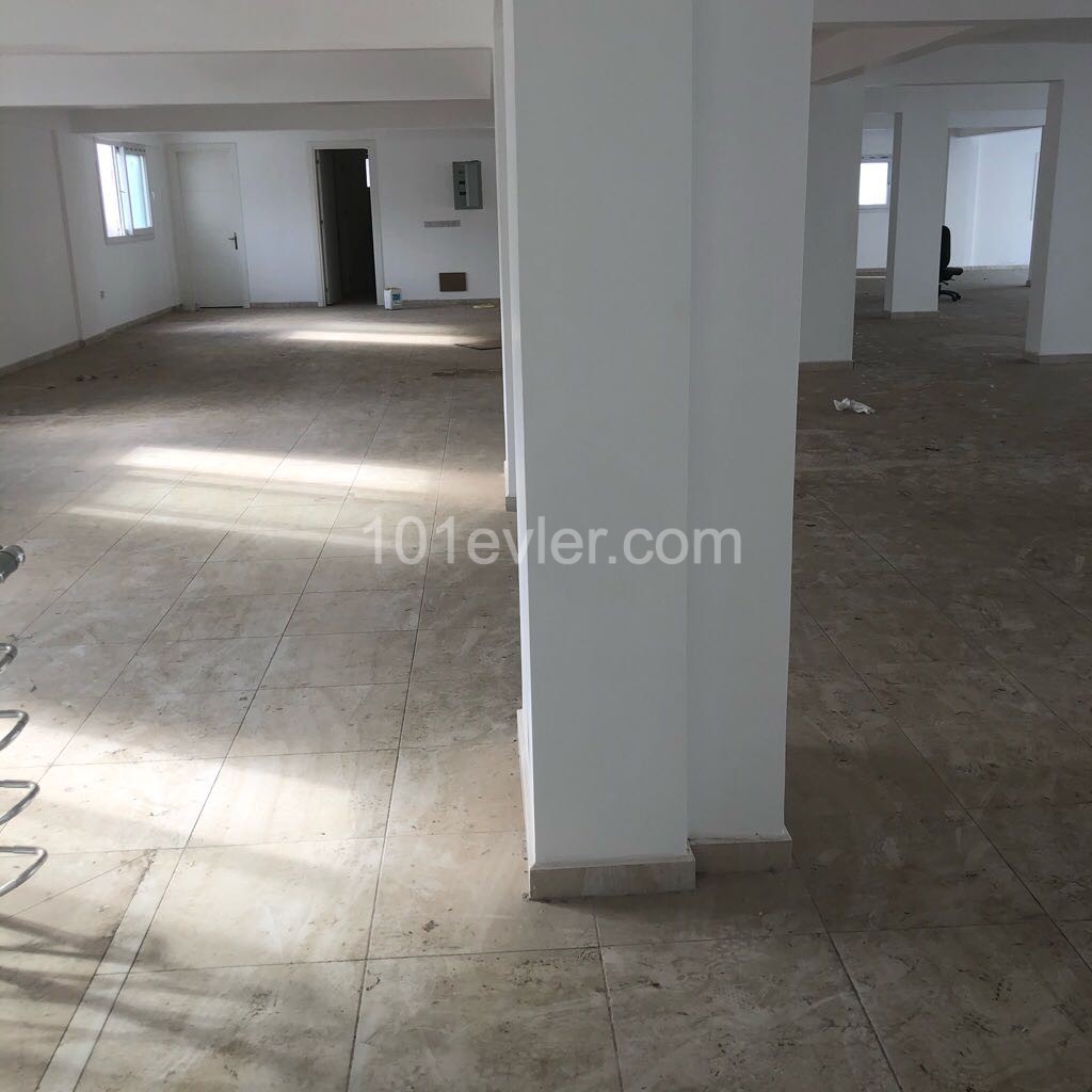 GİRNE  MERKEZ İŞLEK ANAYOL ÜZERİ OTOPARKLI 3 KATLI 1120 M2 KİRALIK İŞYERİ.. 0533 859 21 66