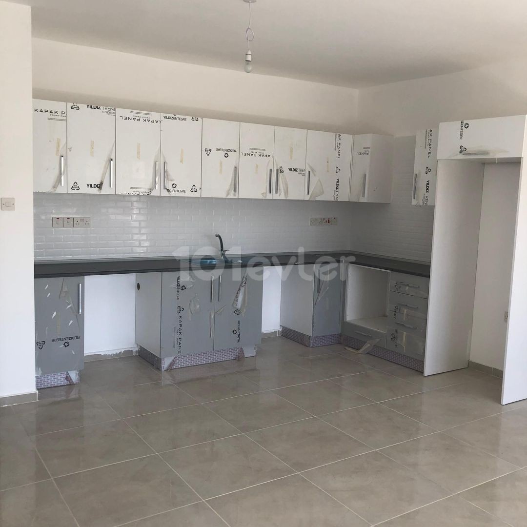 2+1 OFFICE/FLAT FOR SALE WITH COMMERCIAL PERMIT ON THE MAIN STREET IN NICOSIA/GÖNYELİ.. ** 