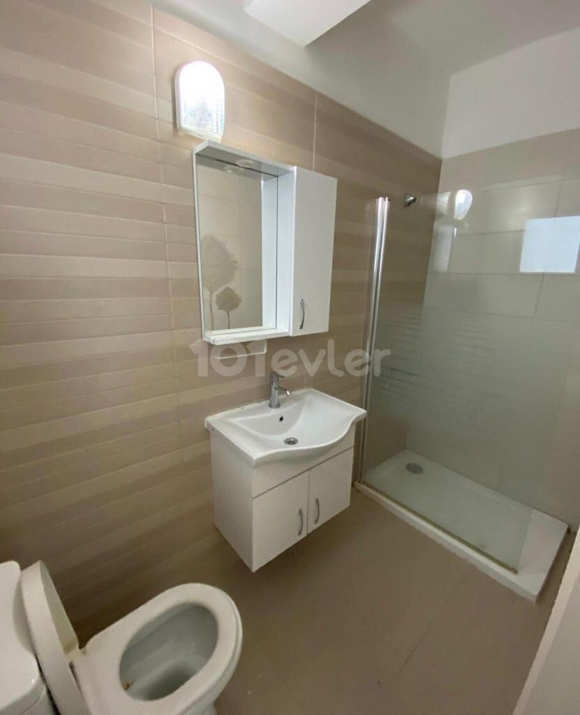 Lefkoşa / Ortaköy de merkezi konum LÜX kiralık 2+1 penthouse .. 0533 859 21 66