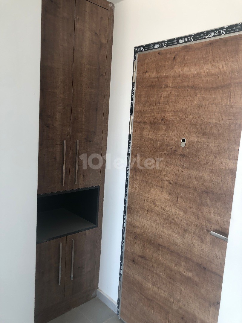 2+1 FLAT FOR SALE WITH COMMERCIAL PERMIT IN METEHAN-KERMİYA RESIDENCE BUILDING.. 90533 859 21 66