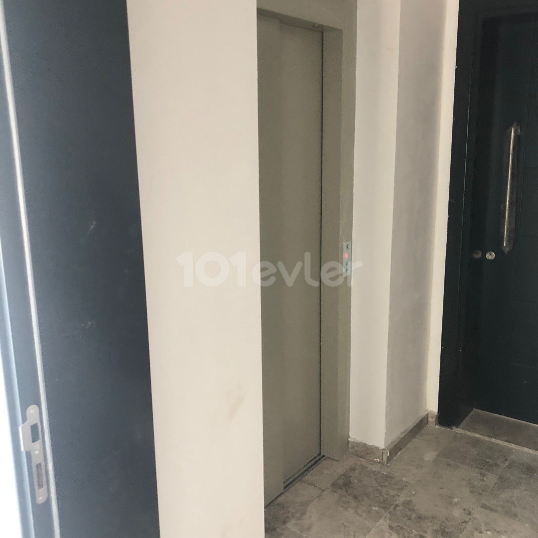 ORTAKÖY DE TÜRK KOÇANLI SATILIK 2+1 PENTHOUSE..