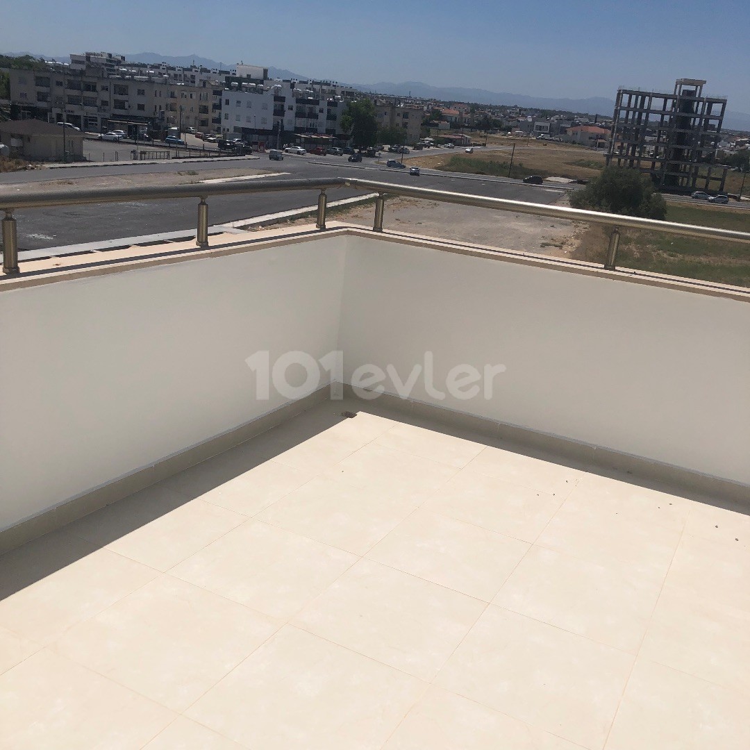 KOMPLETT EINGERICHTETES 2 + 1 PENTHOUSE ZUM VERKAUF IN ORTAKÖY.. ** 