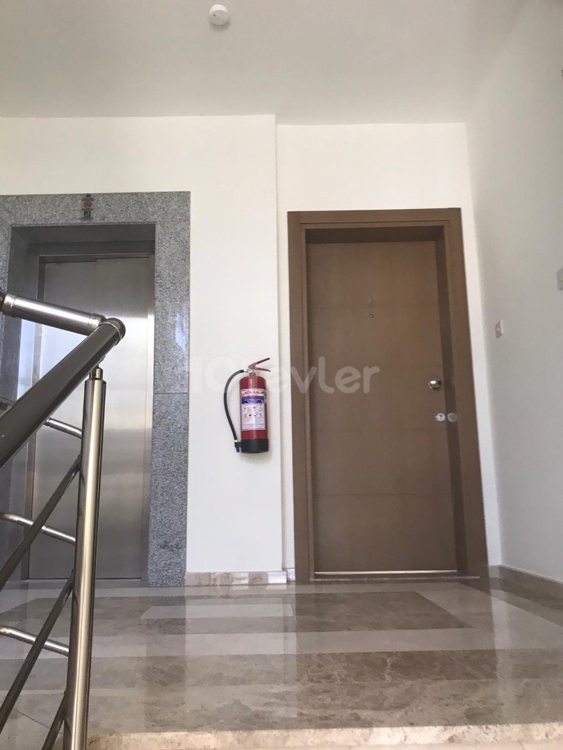 MARMARA BAKANLIKLAR DA ASANSÖRLÜ SATILIK  2+1 DAİRE..