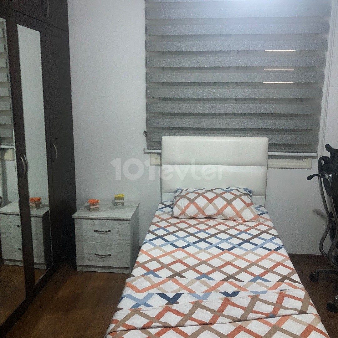 LEFKOŞA/MERİT HOTEL ARKASI KİRALIK LÜX FULL EŞYALI DUBLEKS  3+1 DAİRE..