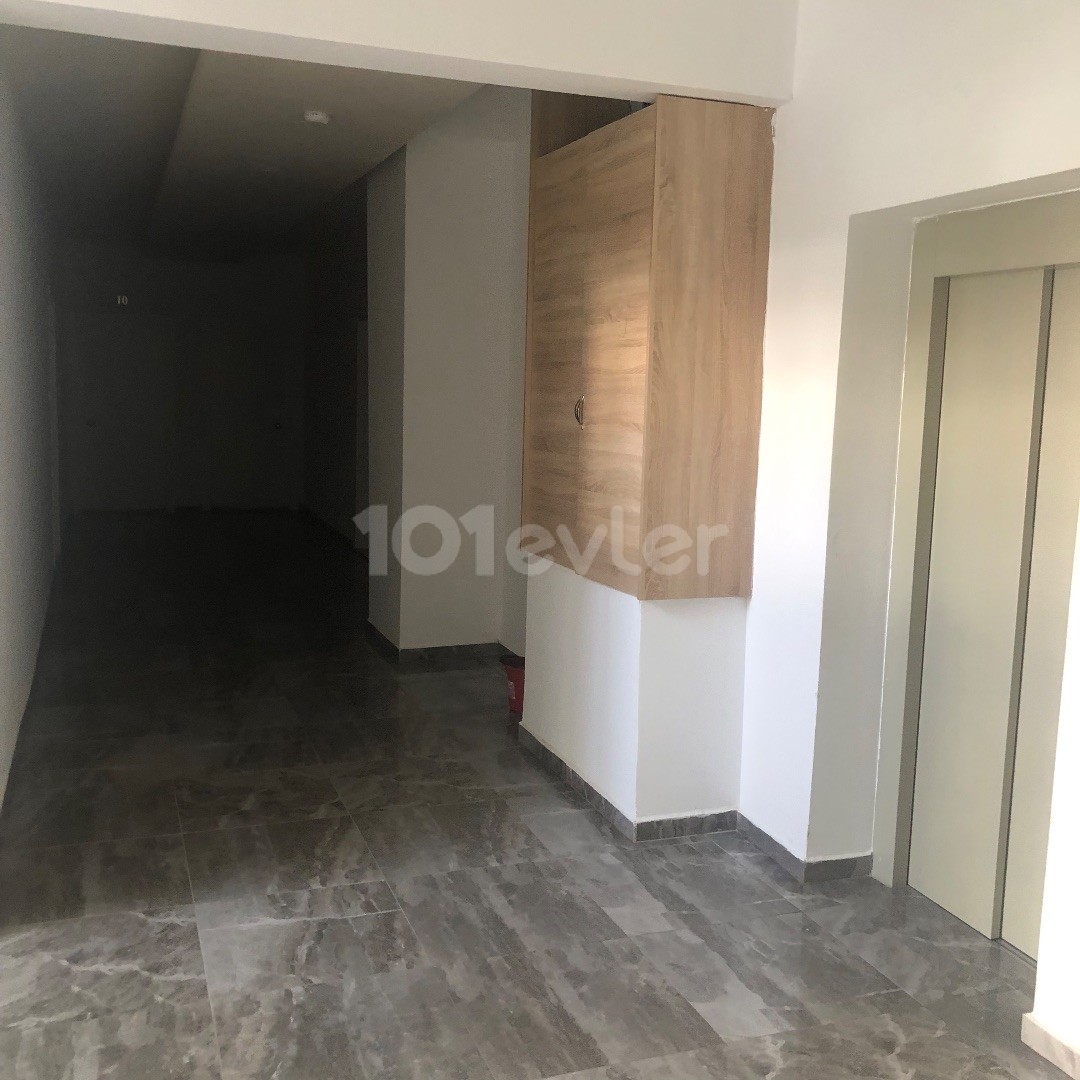 FULLY FURNISHED 1 + 1 APARTMENT FOR SALE IN WALKING DISTANCE FROM THE EUROPEAN UNIVERSITY OF LEFKE.. ** 