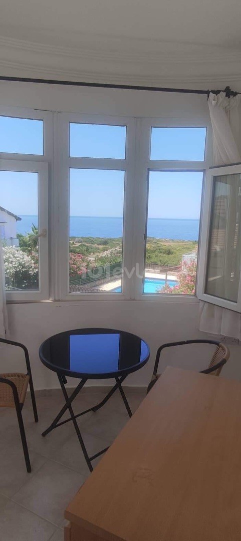 Genießen Sie Ihren Urlaub am Meer in Esentepe, der Perle von Kyrenia, mit privatem Pool zur täglichen Miete 4+1 voll möblierte Triple Llogara VILLA (Min. 3 Tage) ** 