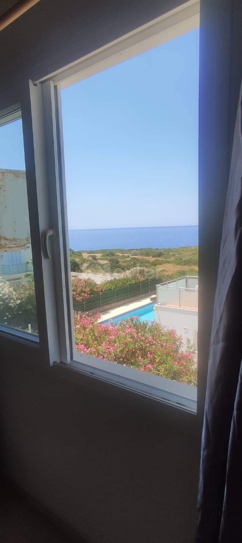 Genießen Sie Ihren Urlaub am Meer in Esentepe, der Perle von Kyrenia, mit privatem Pool zur täglichen Miete 4+1 voll möblierte Triple Llogara VILLA (Min. 3 Tage) ** 