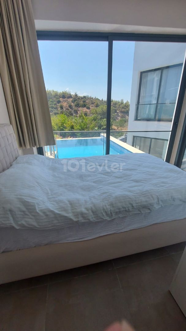 AMG Emlak'tan Girne Bellapais'te Kiralık 4+1 Lüx Villa