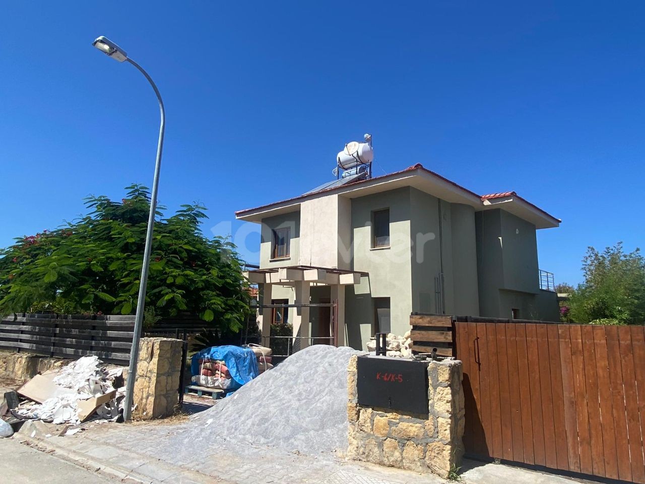 AMG Real Estate tan Kyrenia Villa for Sale in Çatalköy Region ** 