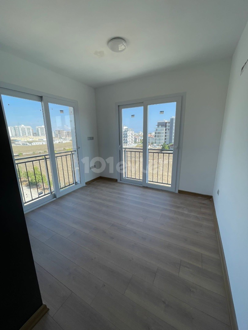 NULL 2+1 WOHNUNG MIT MEERBLICK ZUM VERKAUF AM NEUEN PIER.. ** 