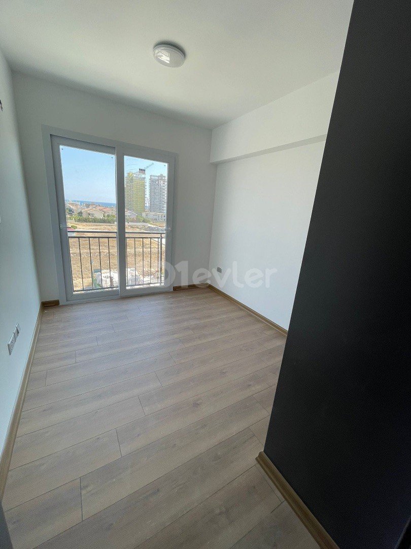 NULL 2+1 WOHNUNG MIT MEERBLICK ZUM VERKAUF AM NEUEN PIER.. ** 