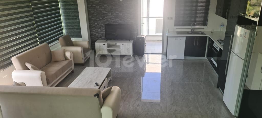 Girne Merkez'de Kiralık 2+1 Penthouse Daire